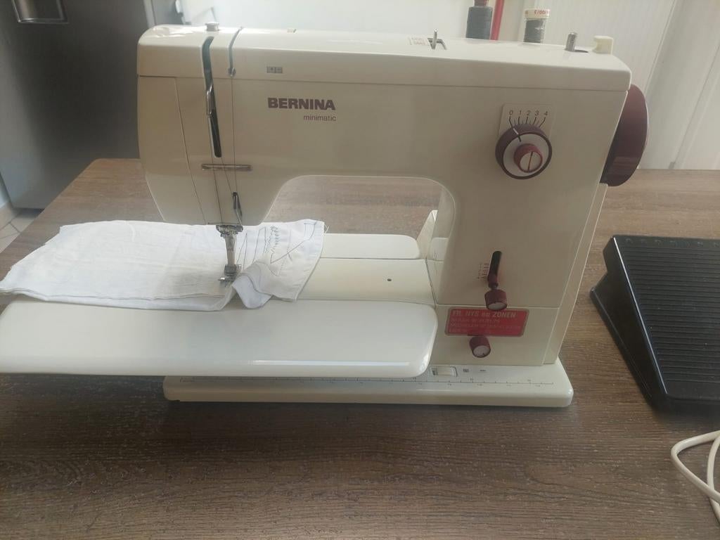 Bernina naaimachine 807, Ophalen