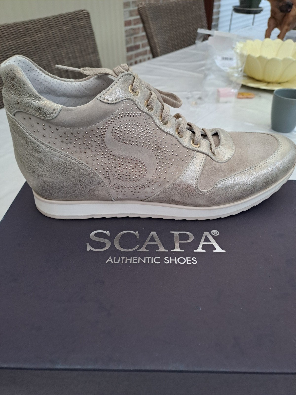 SCAPA sneakers goudkleurig met strass steentjes, Ophalen of Verzenden, Sneakers