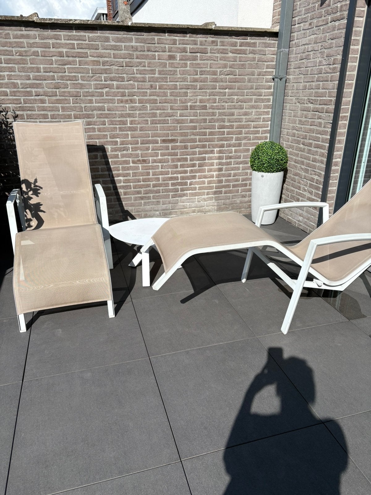 Ligbedden merk Life, beige met wit aluminium, Tuin en Terras, Gebruikt, Bijzettafel, Aluminium, Ophalen