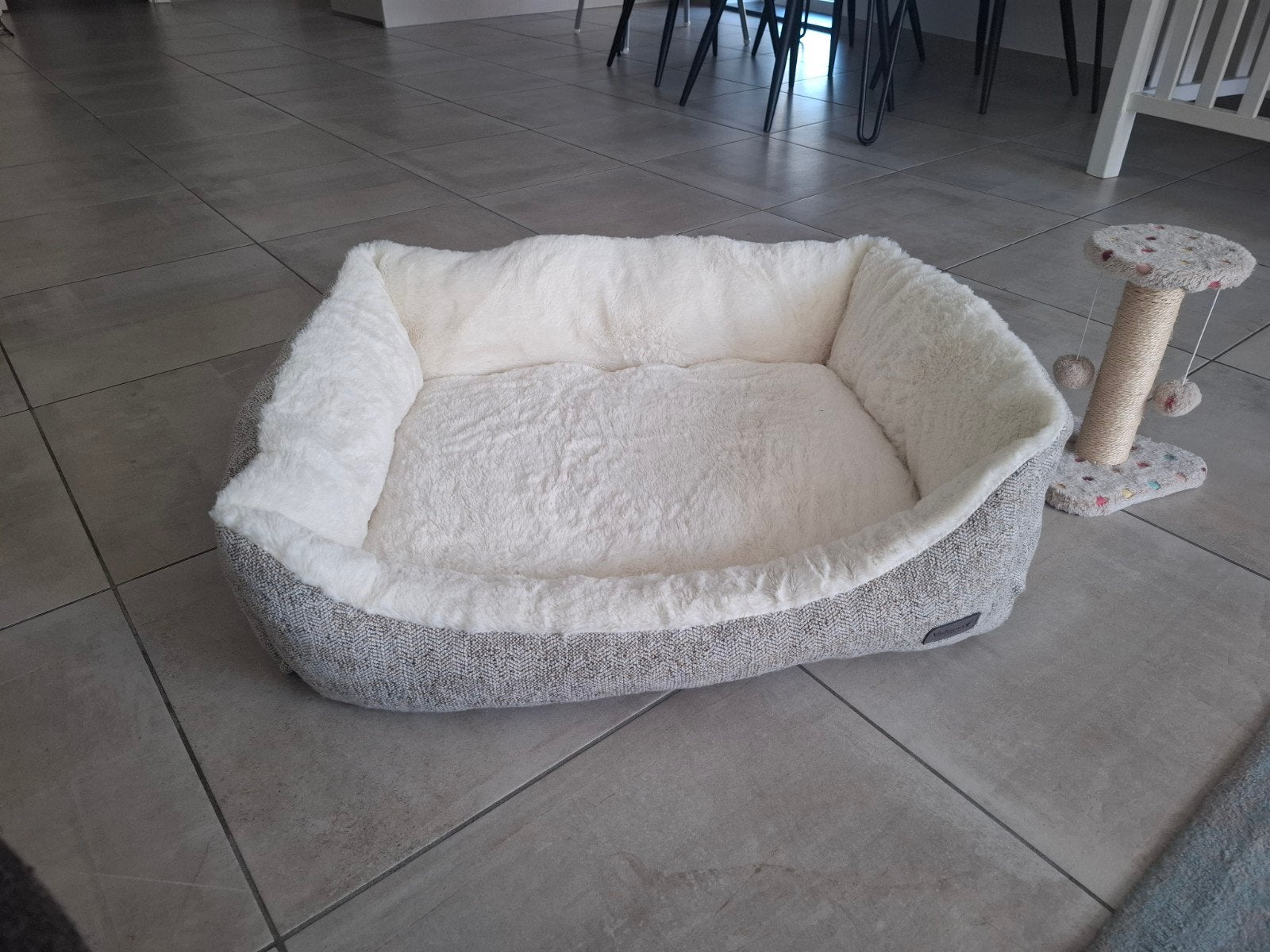 beige kattenmand woll van merk vadigran animal+ kattenkrabbr, Dieren en Toebehoren, Kattenmanden, Ophalen