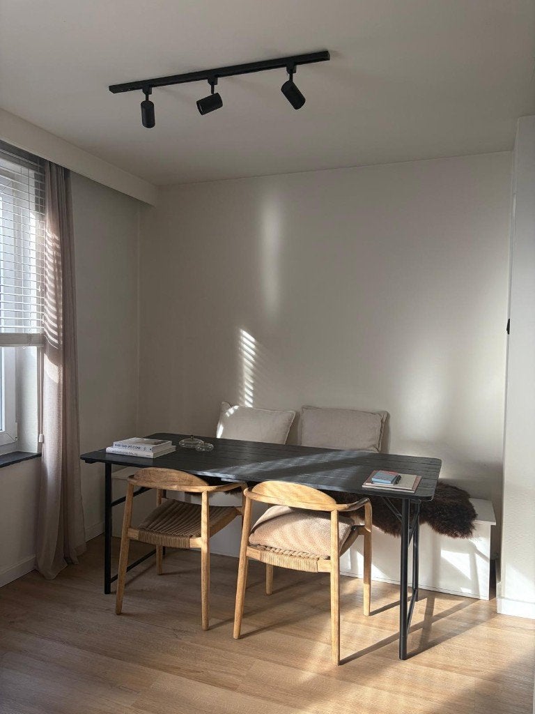 Stijlvolle zwarte eettafel – 180 x 80 cm – zeer goede staat, Ophalen, 50 tot 100 cm, Zo goed als nieuw, Vijf personen of meer