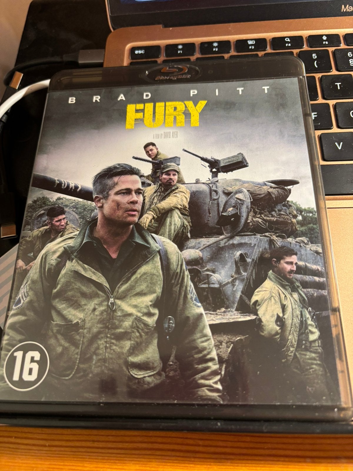 Fury, Ophalen of Verzenden, Zo goed als nieuw, Nederlands, Nederlands