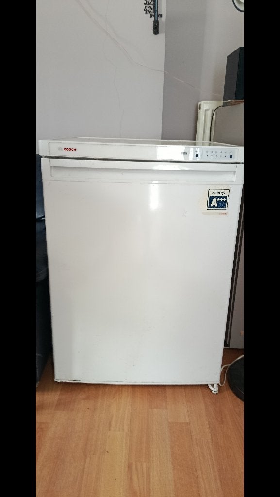 Frigo AEG A*** modèle KTL16PW42, Electroménager, Réfrigérateurs & Frigos, Utilisé, Avec compartiment congélateur, 100 à 150 litres