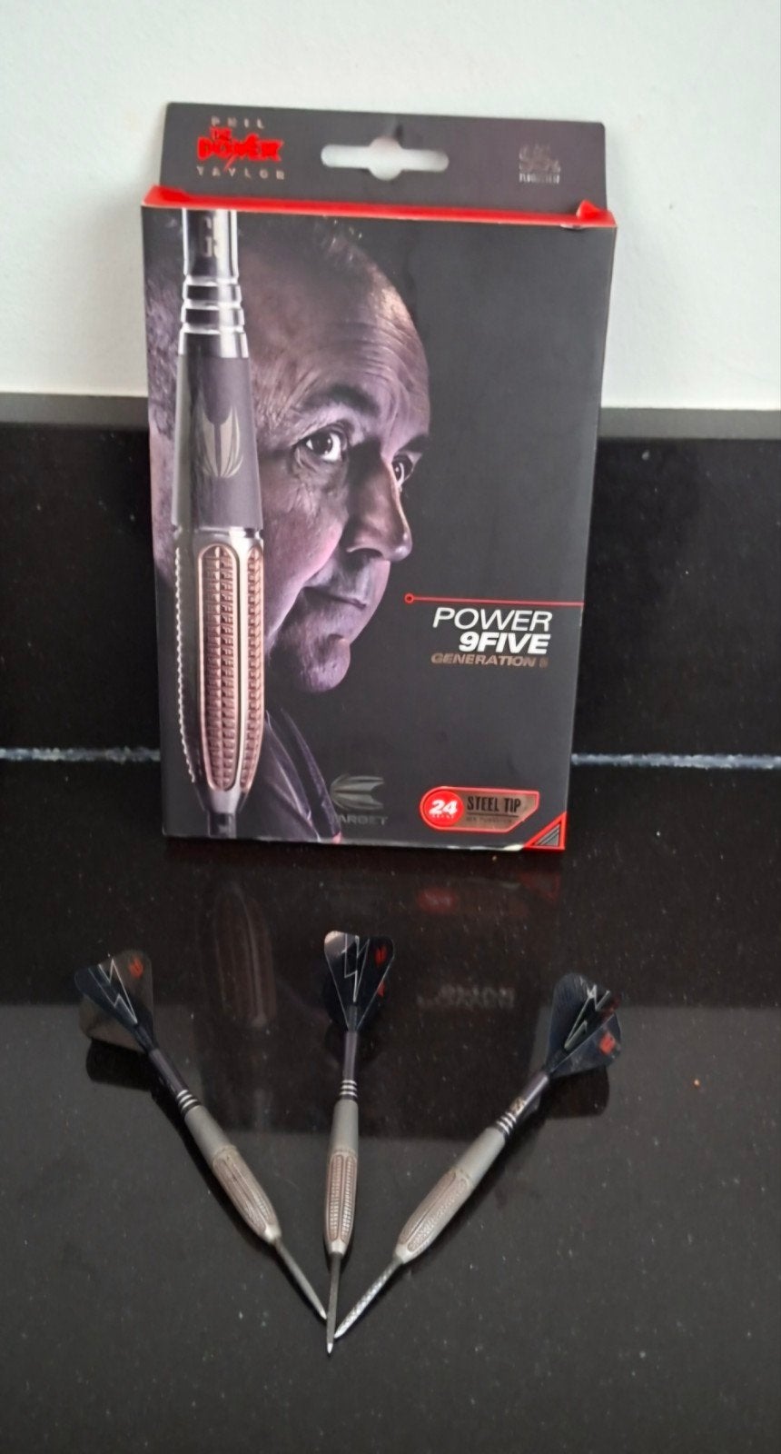 Target Phil Taylor Power 9Five Generation 4 – 24 gram, Sport en Fitness, Ophalen of Verzenden, Zo goed als nieuw, Pijlen