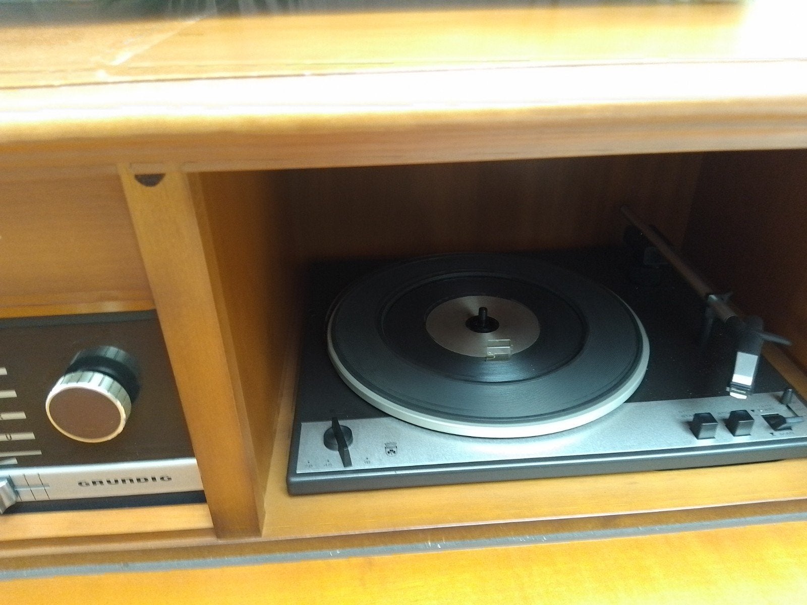 Meubels van Grundig, Antiek en Kunst, Ophalen