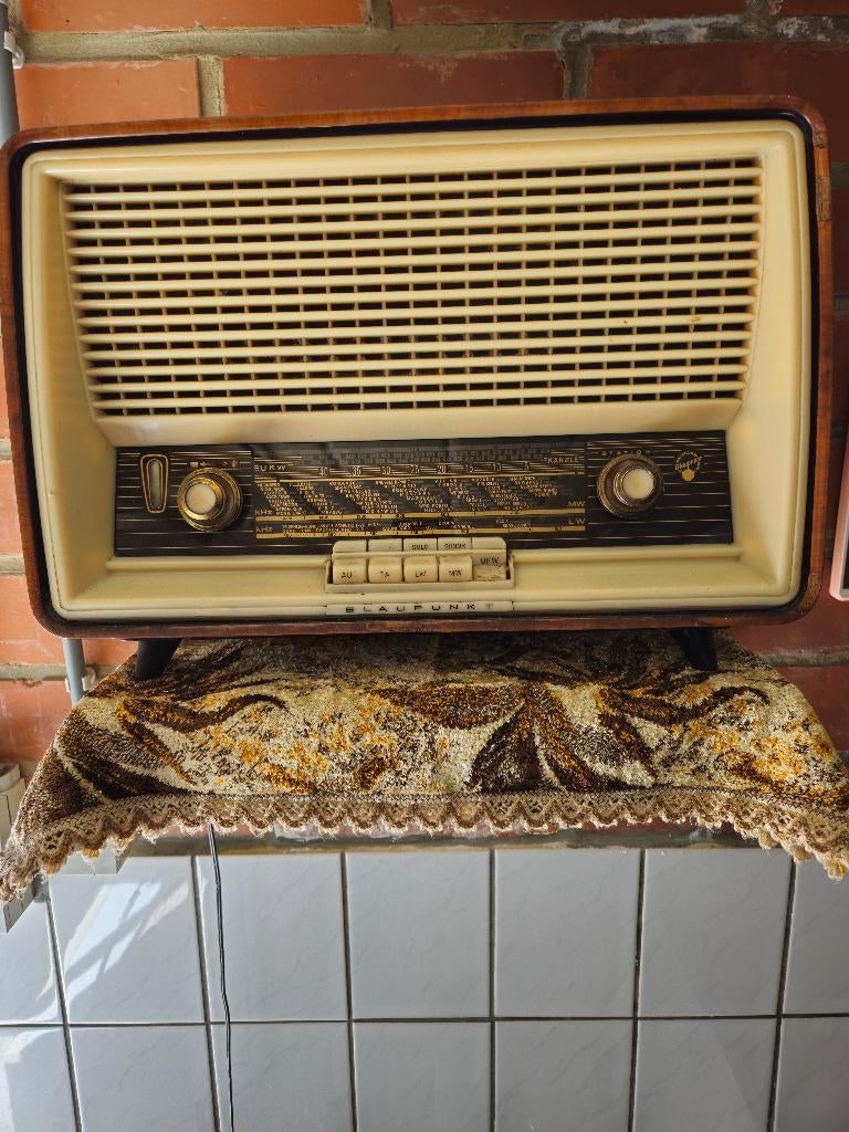 Oude blaupunkt radio model verona 2605, Audio, Tv en Foto, Radio's, Ophalen, Gebruikt, Radio