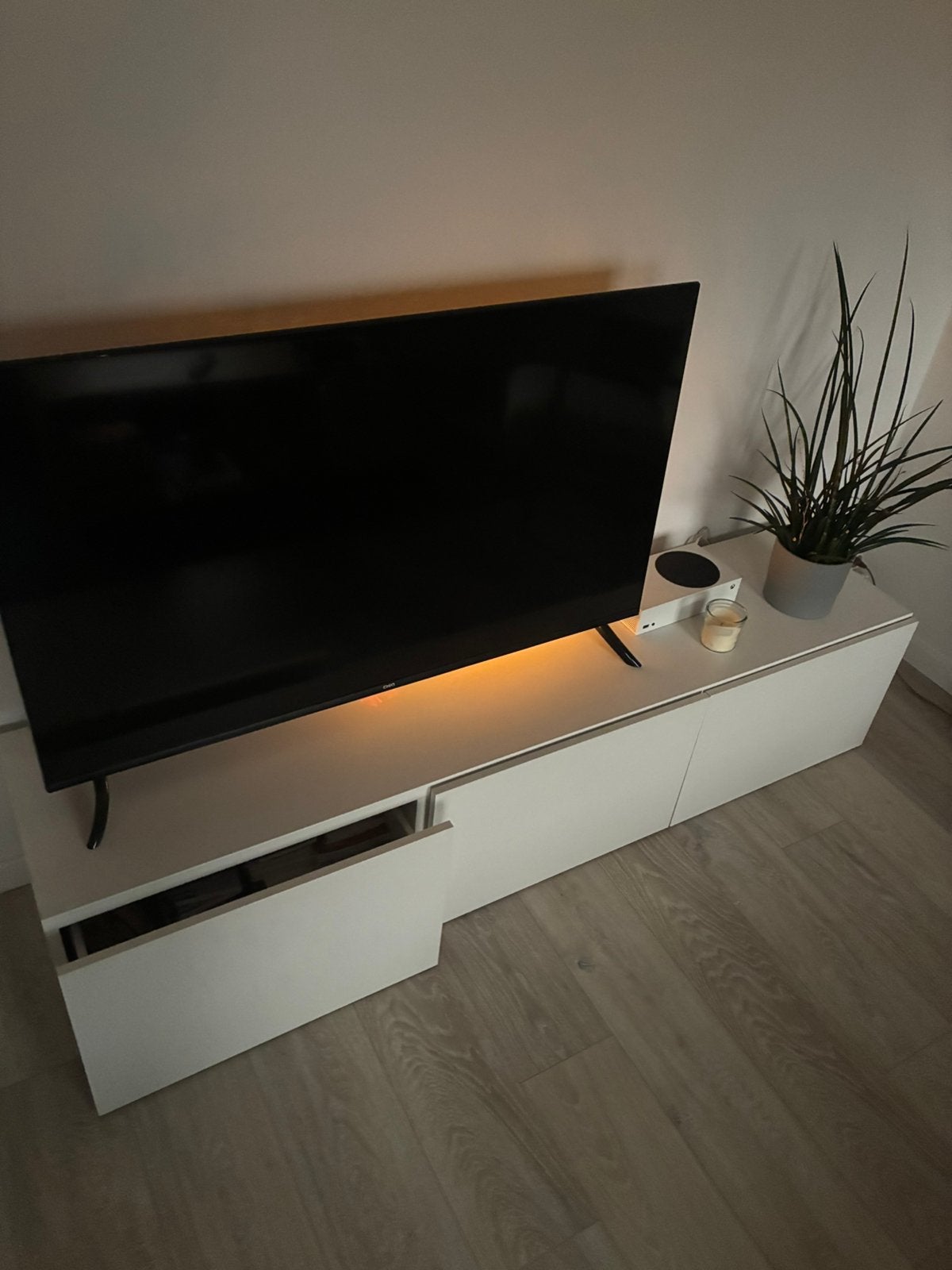Beså tv meubel, Ophalen, Zo goed als nieuw