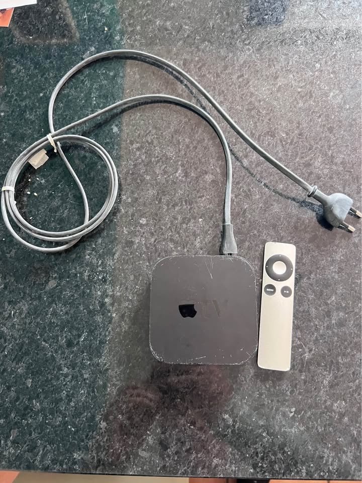Boîtier avec télécommande Apple TV 1ère génération, TV, Hi-fi & Vidéo, Enlèvement, Utilisé