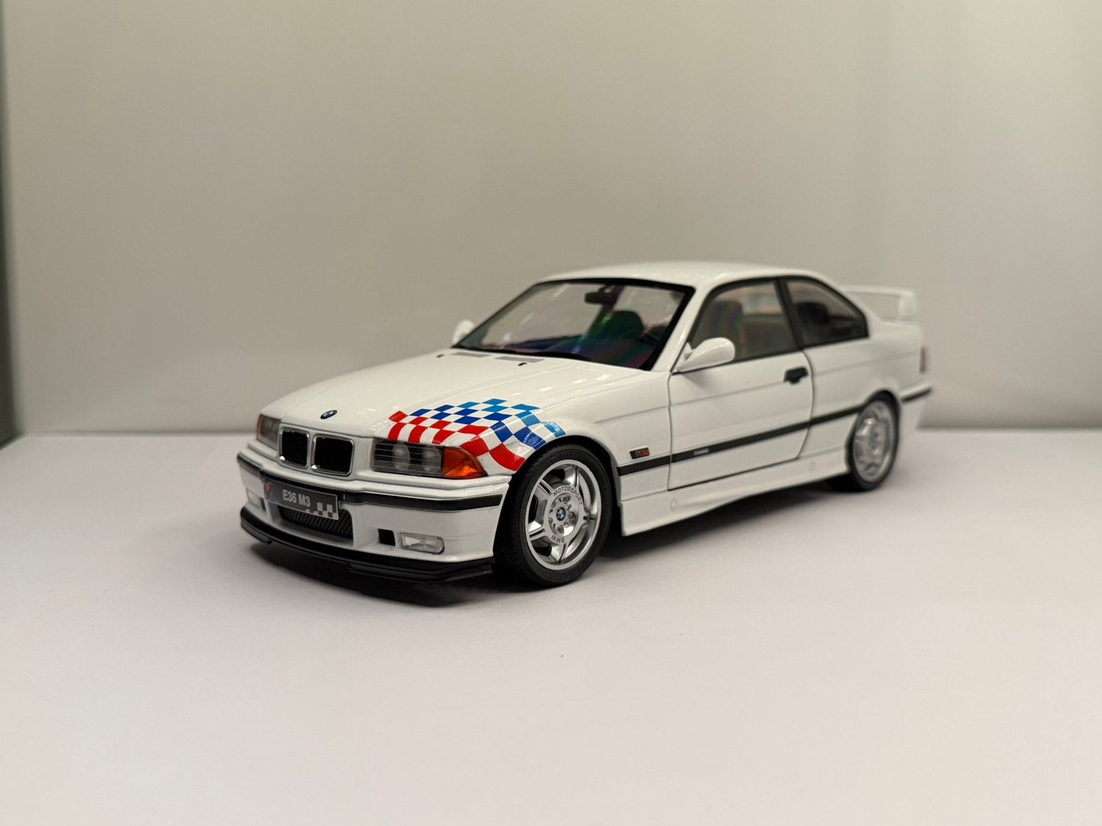 Bmw M3 E36 Lightweight 1:18 Solido, Hobby en Vrije tijd, Ophalen of Verzenden, Zo goed als nieuw, Auto, Solido