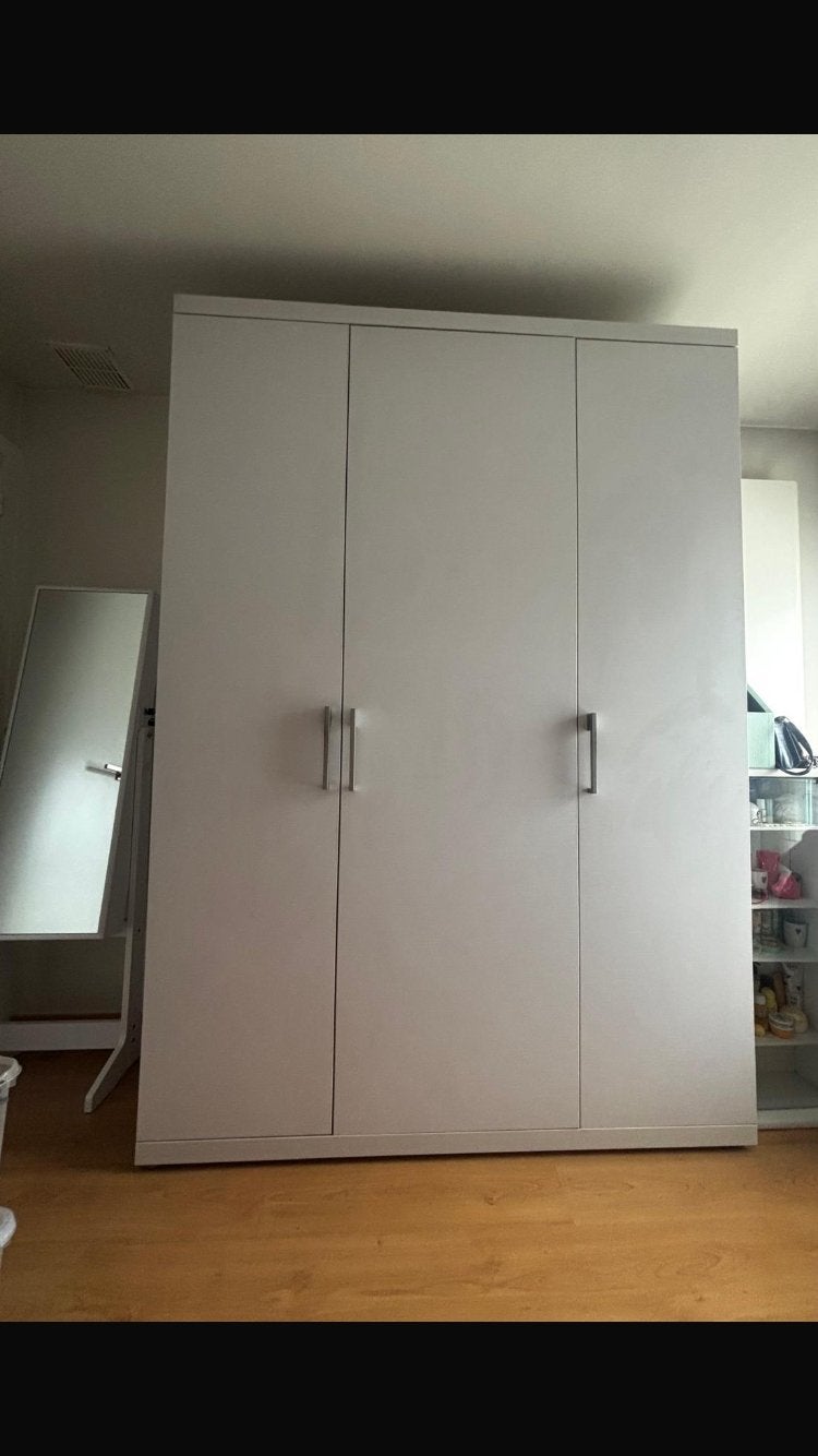 Witte kleerkast met drie deuren, Huis en Inrichting, Ophalen, Zo goed als nieuw