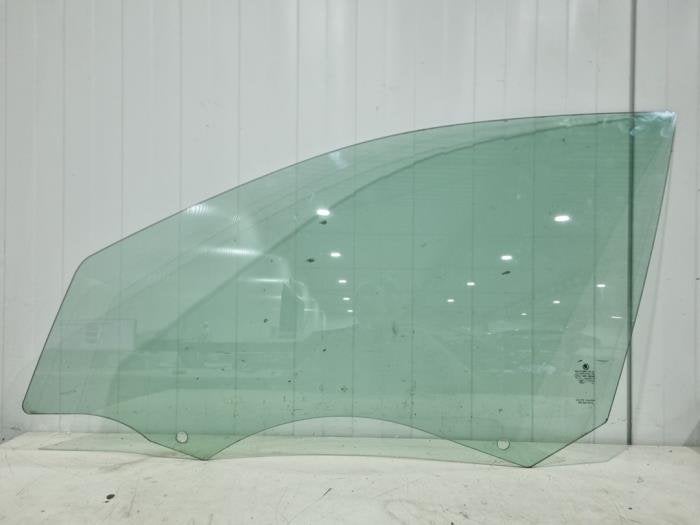 Vitre portière 4portes avant gauche d'un Skoda Octavia, Autos : Pièces & Accessoires, Vitres & Accessoires, -, 3 mois de garantie