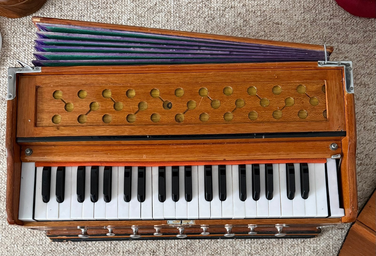 Ik verkoop een Indiase harmonium, Ophalen, Zo goed als nieuw