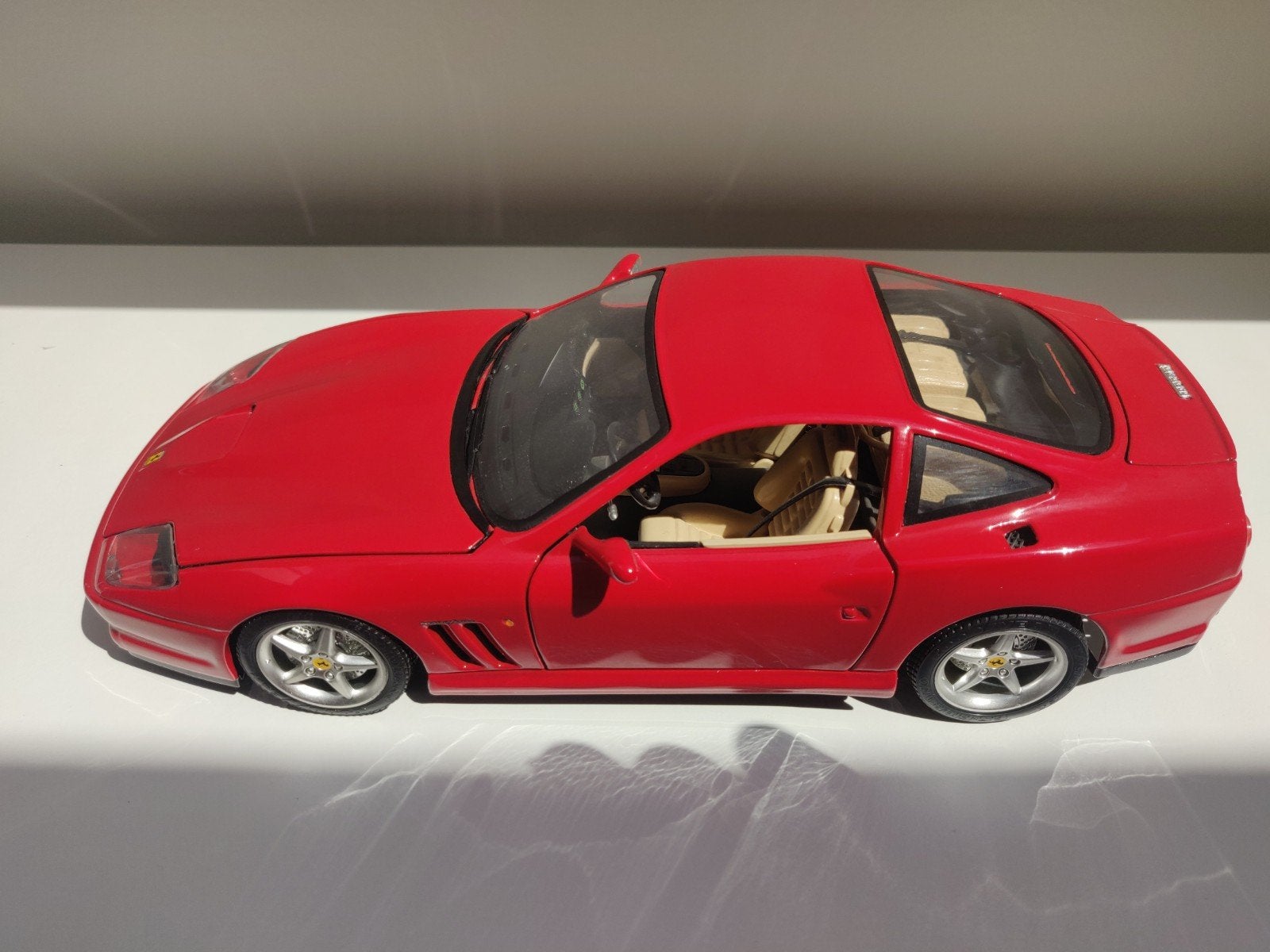 Bburago - Ferrari 550 Maranello - 1/18, Ophalen of Verzenden, Zo goed als nieuw, Auto, Burago