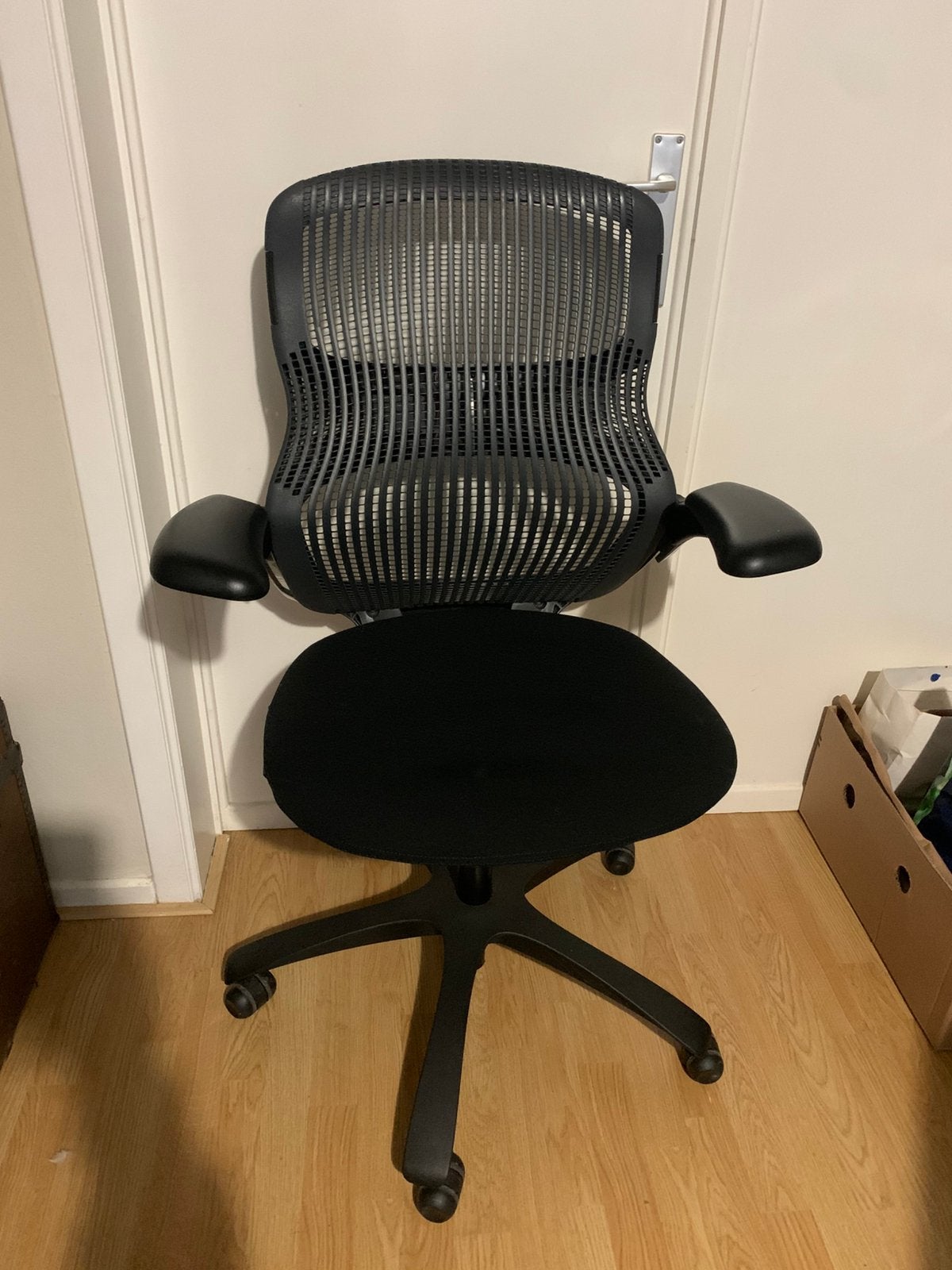 Chaise de bureau Generation by KNOLL, Enlèvement, Comme neuf, Chaise de bureau