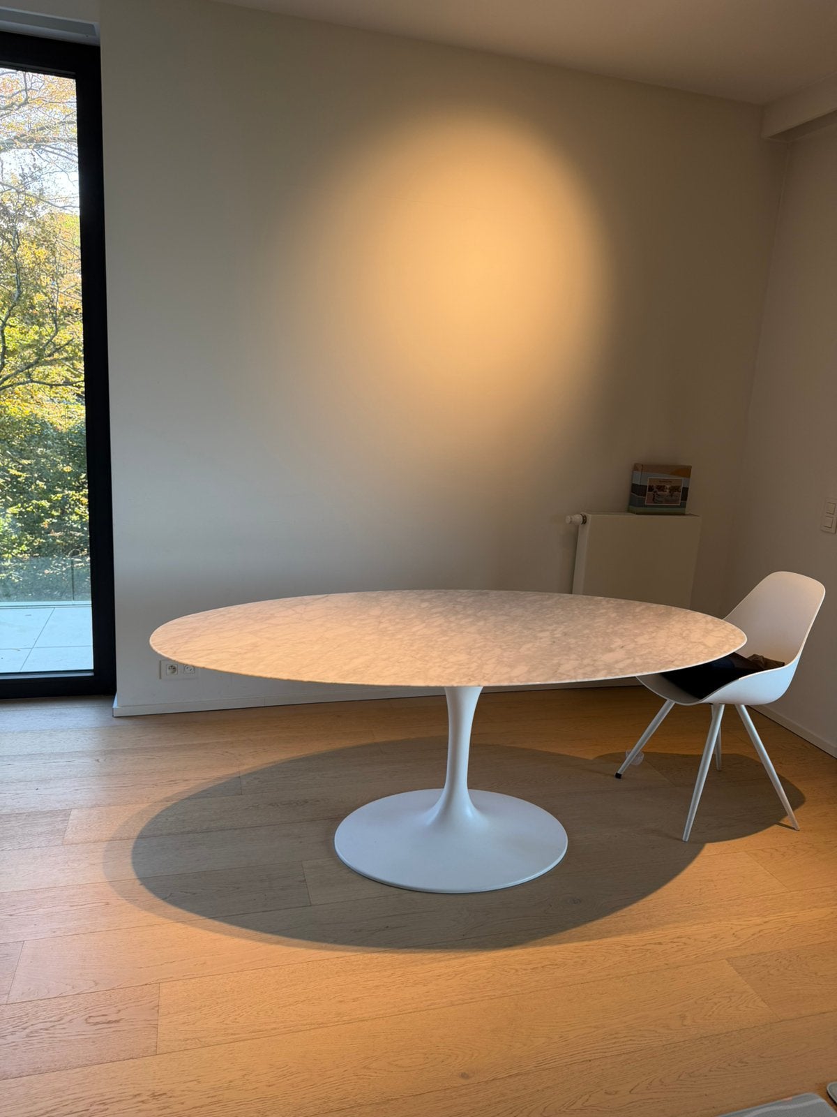 Table ovale en marbre - style Knoll Saarinen, 150 à 200 cm, Cinq personnes ou plus, Enlèvement, Utilisé