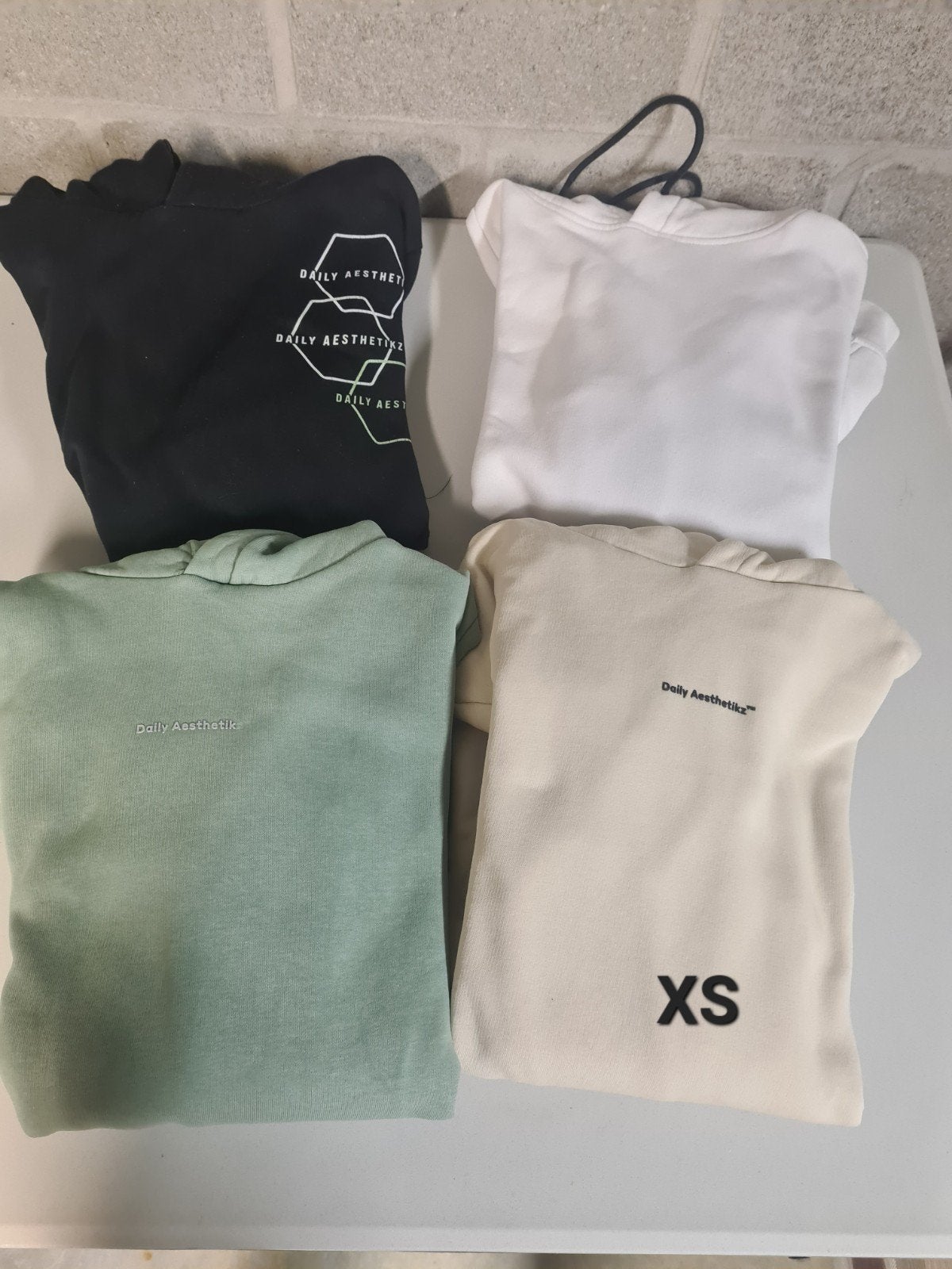 4 truien Daily Aesthetikz maat XS, Ophalen of Verzenden, Zo goed als nieuw, Maat 46 (S) of kleiner, Daily Aesthetikz