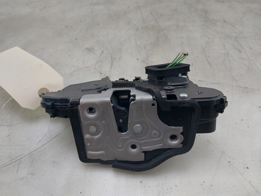 SERRURE DE PORTE RODS AVANT DROIT Kamiq (|10B837016B|), Brose SE, Info@brose.com, Utilisé, Max-Brose-Straße 1
96450  Coburg, DE