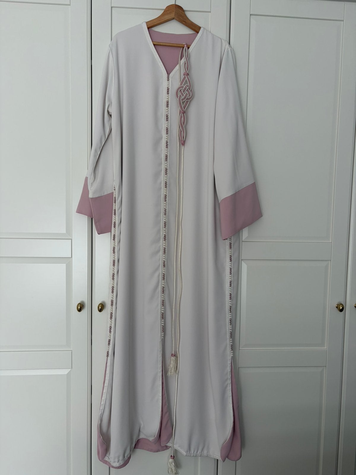 Superbe caftan double blanc/rose avec ceinture, Enlèvement, Comme neuf, Rose