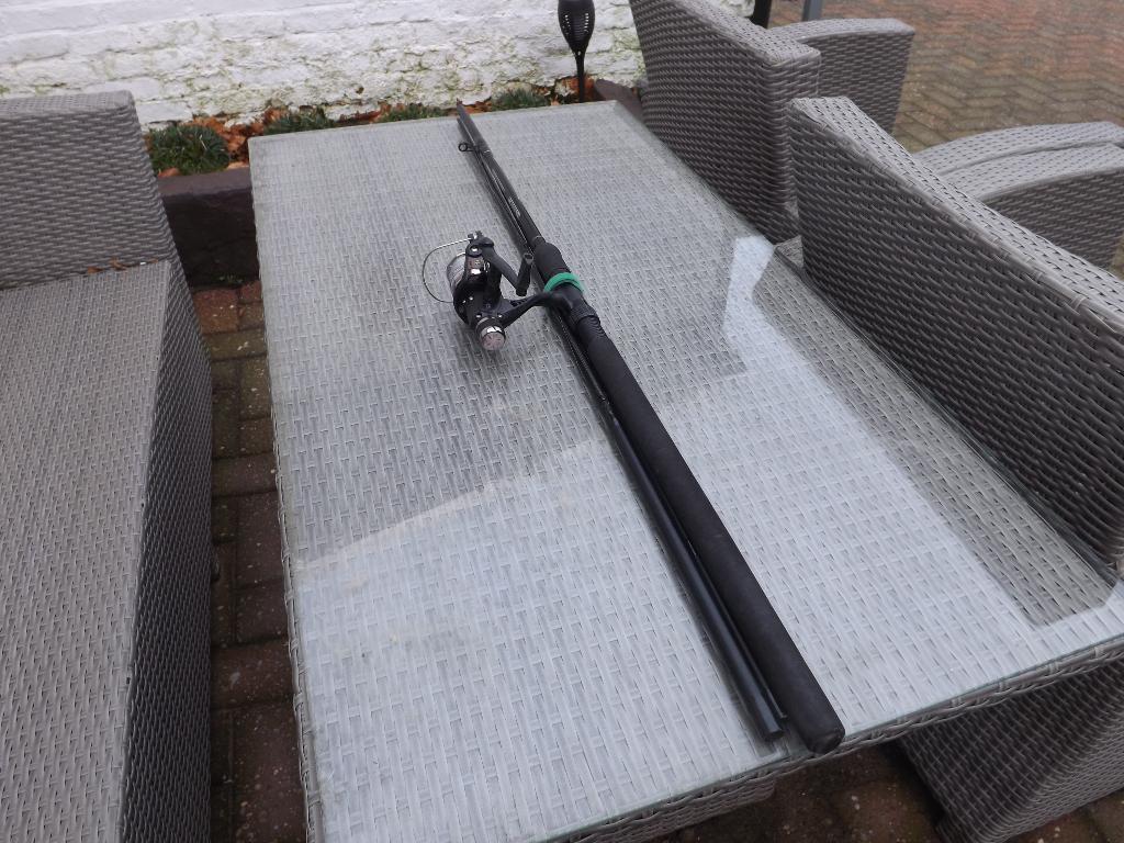 een MATCH hengel met molen op van RON THOMPSON, Enlèvement, Utilisé, Canne à lancer