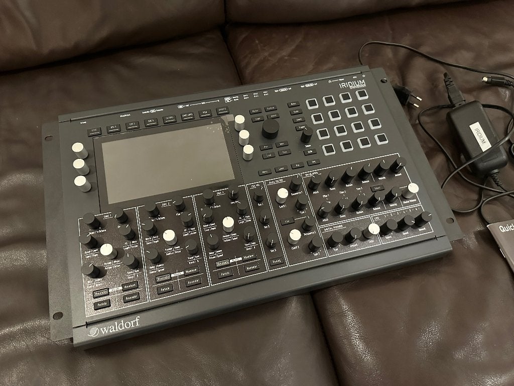 Waldorf Iridium Desktop + Decksaver, Autres marques, Comme neuf, Avec connexion MIDI, Enlèvement ou Envoi