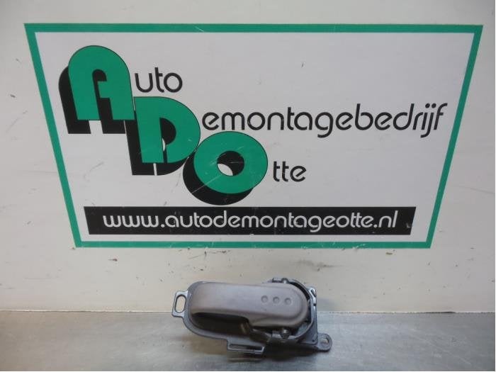 Poignée portière 4portes avant droite d'un Nissan Micra (M, -, Utilisé, -, Nissan