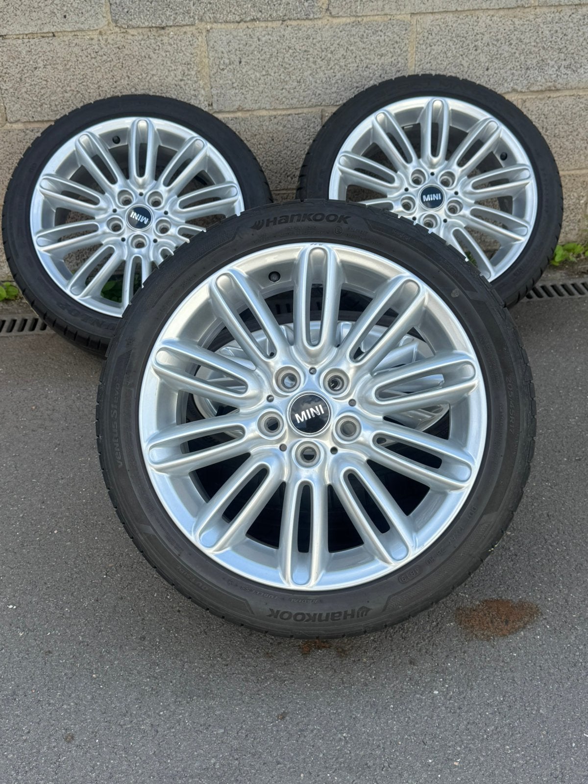 Mini Cooper-velgen, Ophalen, Band(en)