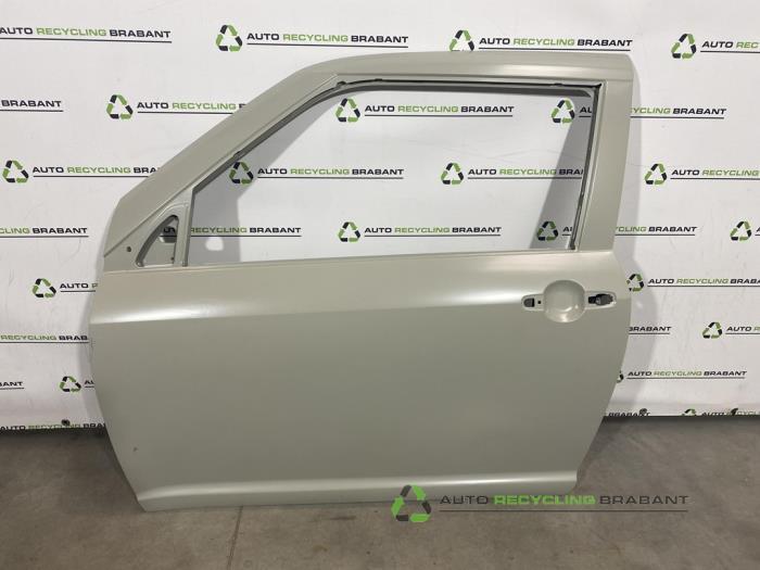 Portier 4Deurs rechts-voor van een Suzuki Swift, Gebruikt, -, Deur, -