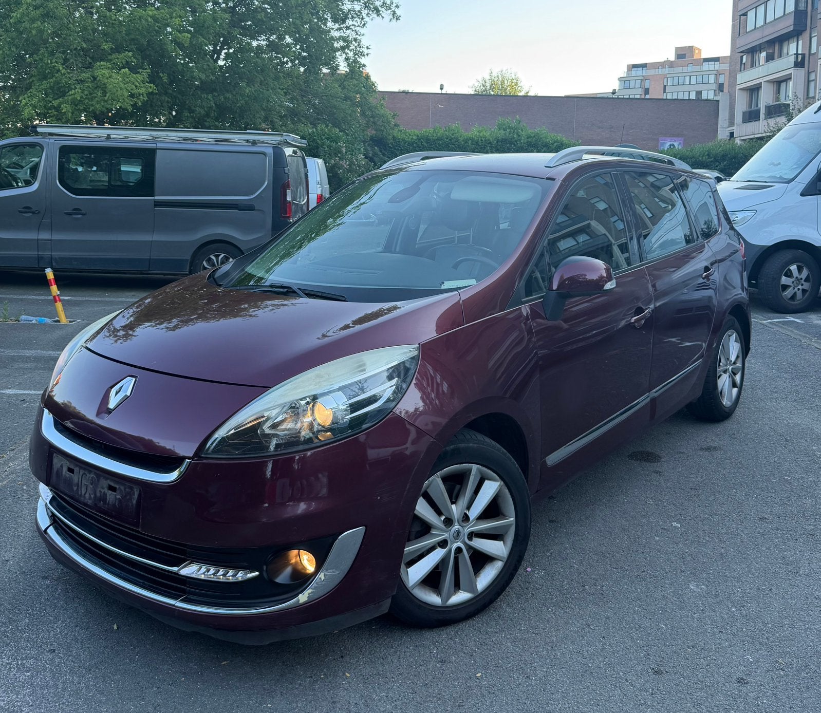 Renault Grand Scenic 1.5DCI 7Places 160.000Km Full options, Auto's, Automaat, Leder, Particulier, Parkeercamera