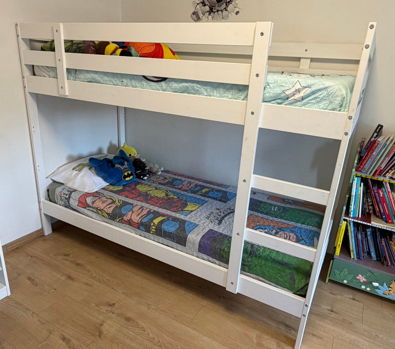 Lit superposé IKEA MYDAL blanc avec 2 matelas, Enlèvement, Comme neuf