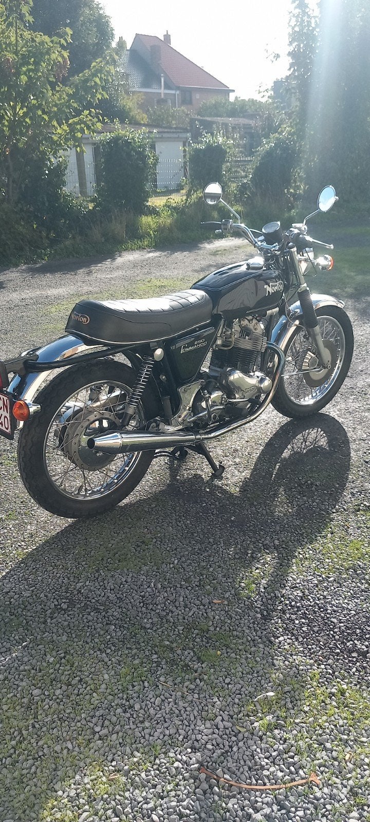 Bloc moteur révisé Norton Commando 850. 1974, Motos, Occasion, 2 cylindres, Sport, 850 cm³