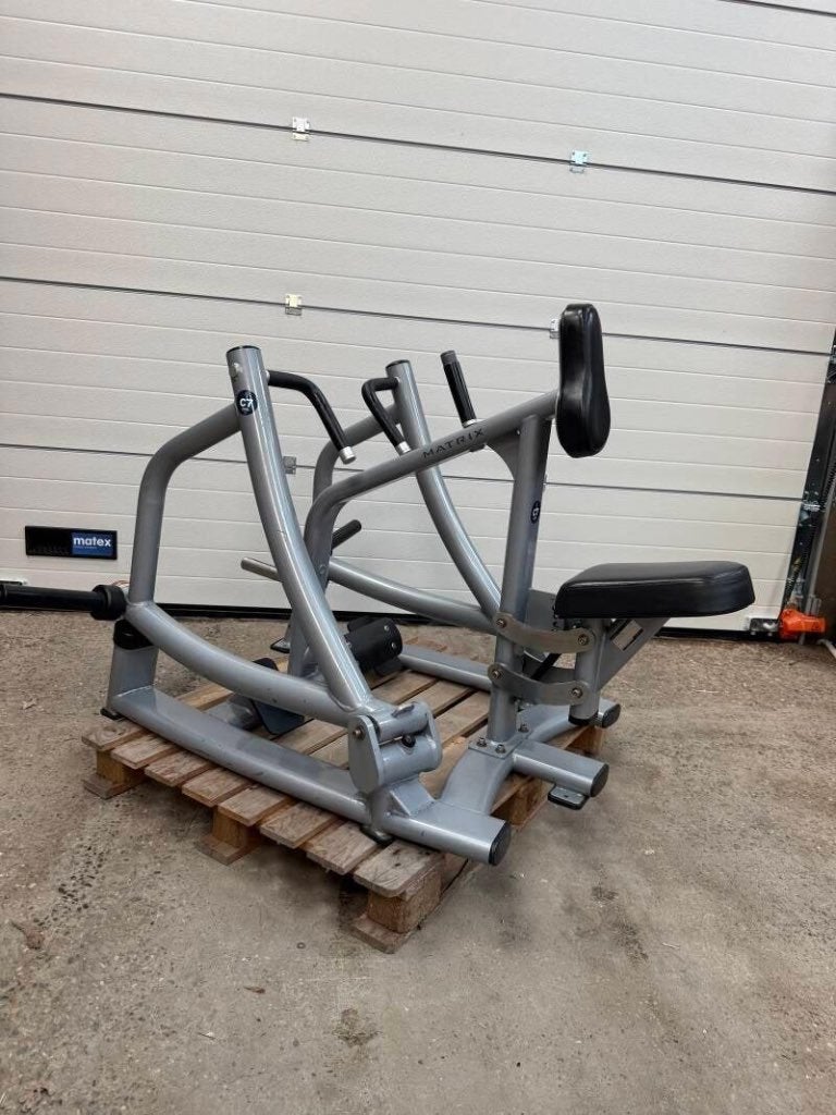Matrix Seated row/ rowing machine/ plate loaded, Sport en Fitness, Ophalen of Verzenden, Gebruikt