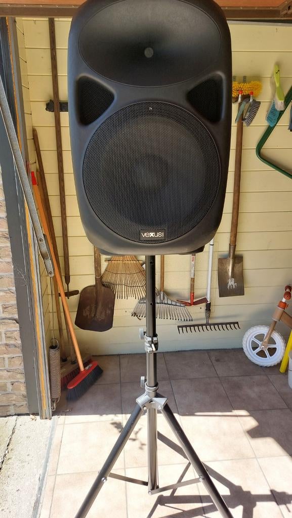 Actieve speaker 600 W met statief incl draadloze microfoon., Muziek en Instrumenten, Ophalen