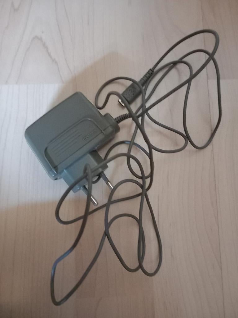 Lader nintendo ds -> 19€ verzending inbegrepen, Games en Spelcomputers, Spelcomputers | Nintendo Portables | Accessoires, Ophalen of Verzenden