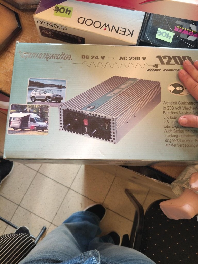 Onduleur 24 V à 230 V — 1200 W, Enlèvement ou Envoi, Comme neuf