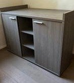 verzorgingstafel commode grijs baby, in prima staat., Ophalen, Gebruikt, Commode, Opstaande rand