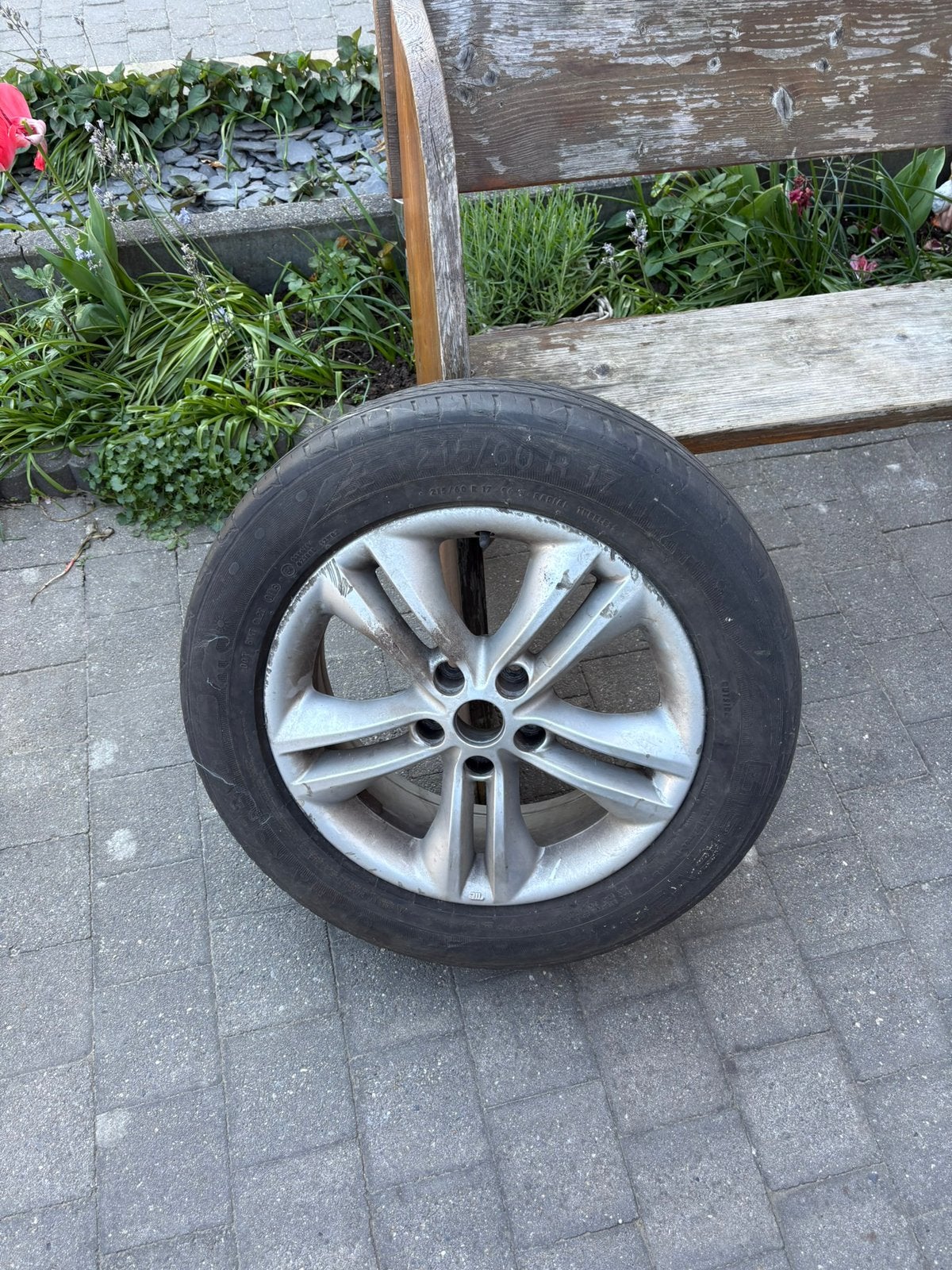 Jantes et pneus d'été Nissan 215/60 r17, Autos : Pièces & Accessoires, Pneus & Jantes, Enlèvement, Pneus été, Pneu(s)