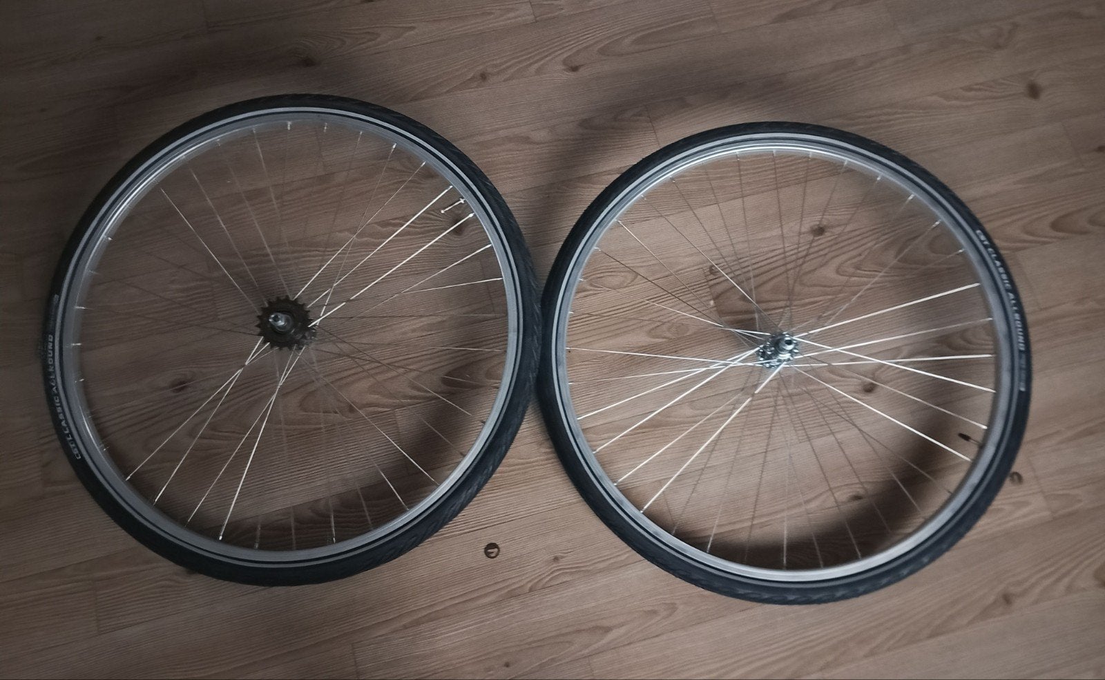 Wielen compleet, Ophalen, Stadsfiets
