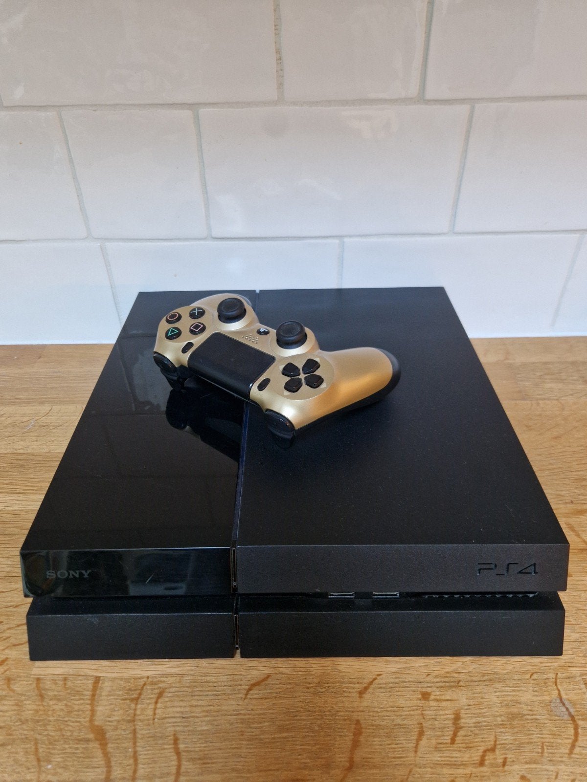 Sony PlayStation 4 (500GB) – Inclusief Gouden Controller (Zo, Games en Spelcomputers, Ophalen, Met 1 controller, Original, 500 GB