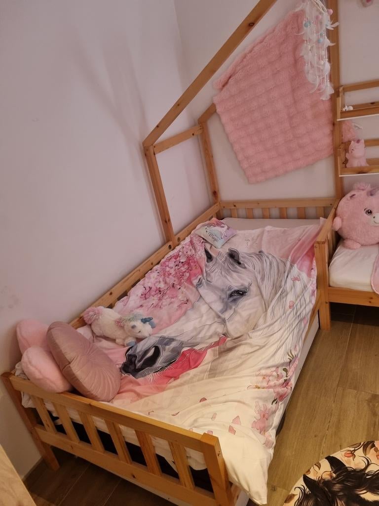 GRATIS Mooi kinderbed huisje, Kinderen en Baby's, Ophalen