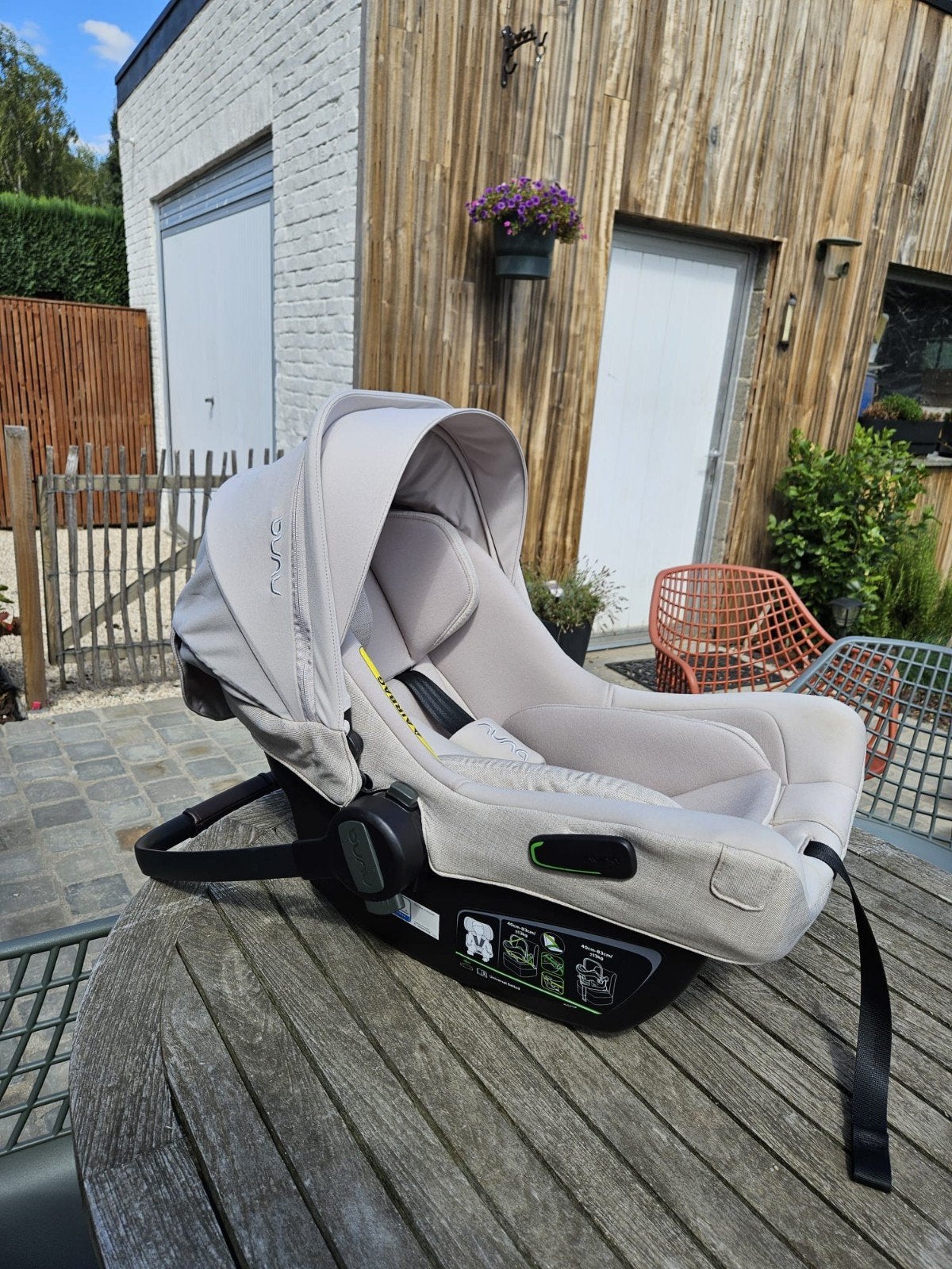 Nuna pipa next beige kinderstoel, Autogordel of Isofix, Gebruikt, Verstelbare rugleuning, 0 t/m 13 kg