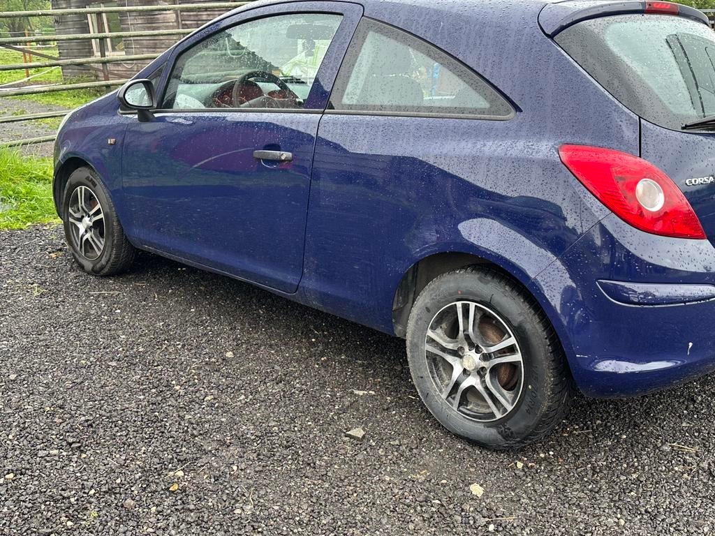 Vend  opel corsa 1000cm essence euro 4 bien lire 850€, Particulier, Euro 4, Corsa, Te koop