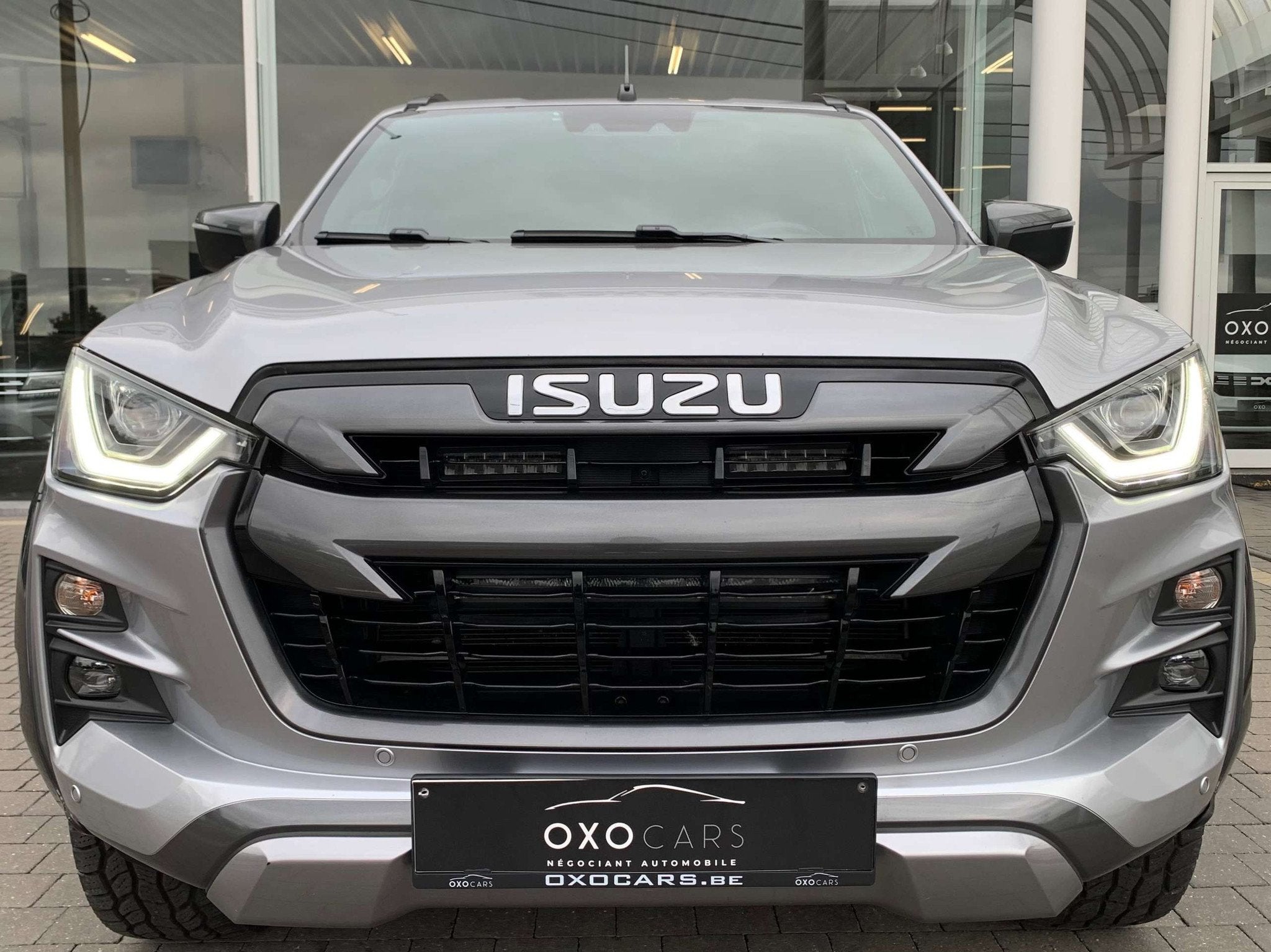 Isuzu D-max 4x4 1.9 Turbo D V-Cross 163CV 4WD / FULL OPTIONS, Autos, Cuir, Argent ou Gris, Achat, Euro 6