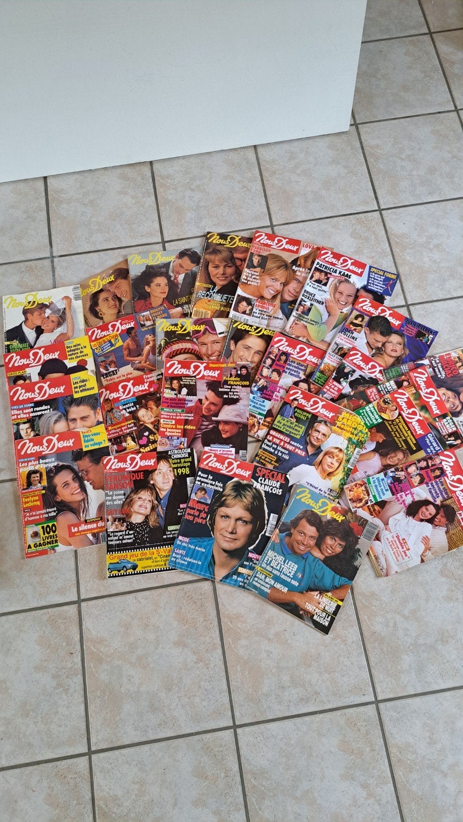 lot de 26 magazines anciens Nous deux année 1990, Livres, Enlèvement, Utilisé