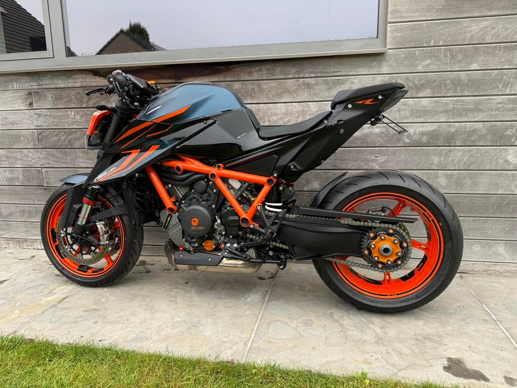 KTM Superduke 1290R 2023 - seulement 2134 km ! - Garantie, Permis Moto A, Plus de 35 kW, 2 cylindres, Échappement sport