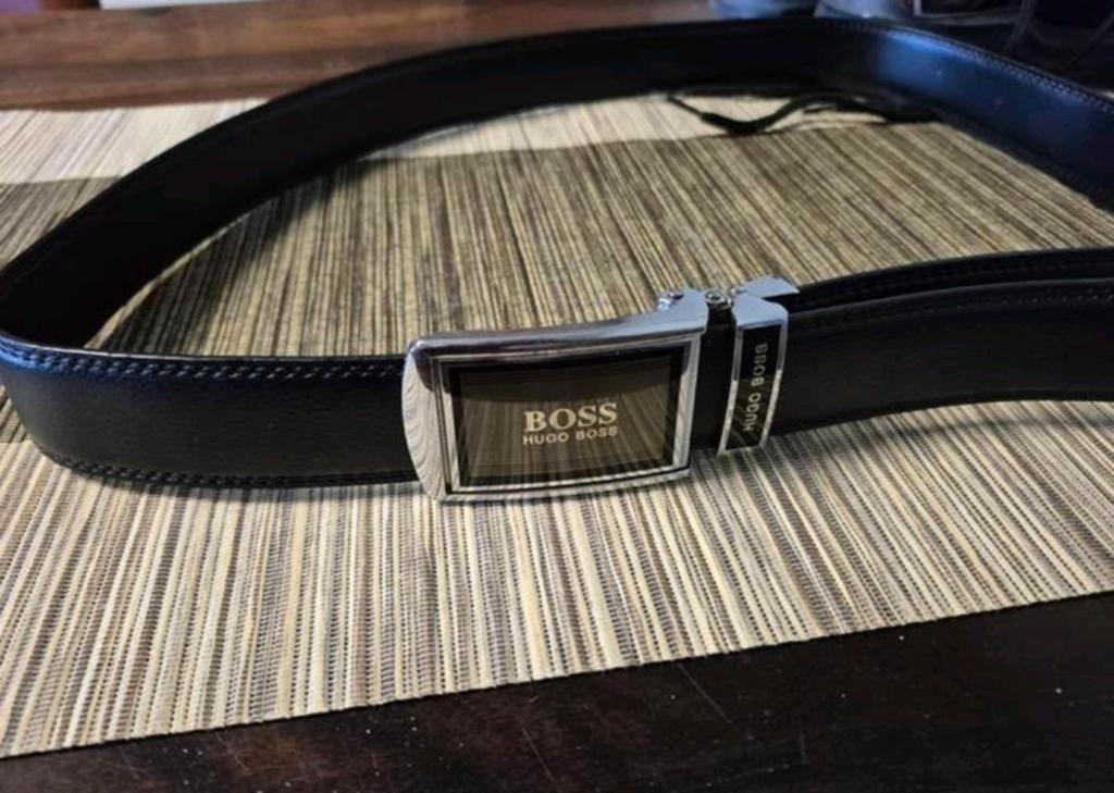 Hugo boss riem nieuw, Kleding | Heren, Ophalen of Verzenden