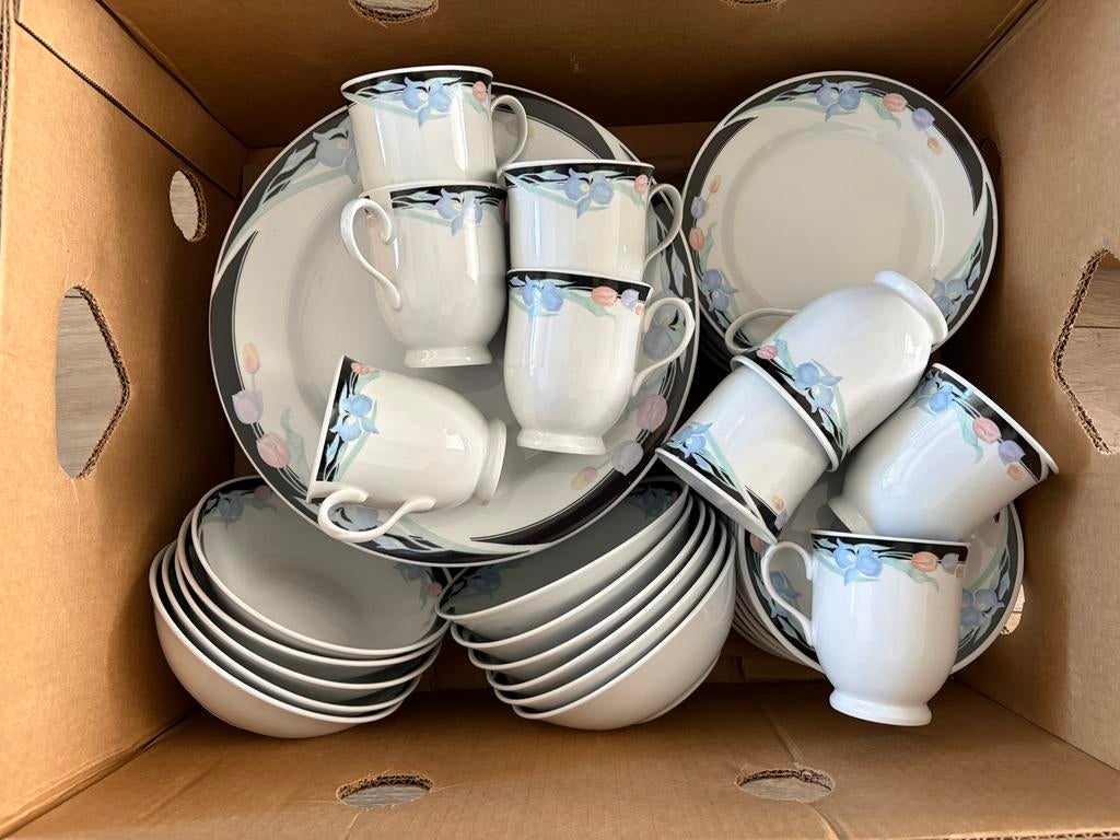 Servies 10 personen, Huis en Inrichting, Keuken | Servies, Ophalen