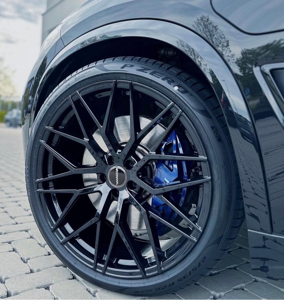 Zwarte Veeman velgen 22 inch met Pirelli P-Zero zomerbanden, Autos : Pièces & Accessoires, Pneus & Jantes, Pneus et Jantes, Pneus été