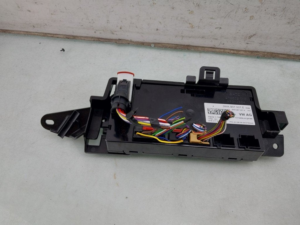 ORDINATEUR GESTION TEMPERATURE Audi A3 Sportback (8YA), Auto-Union-Straße  1,
85057  Ingolstadt, DE, Info@audi.de, Audi, Utilisé