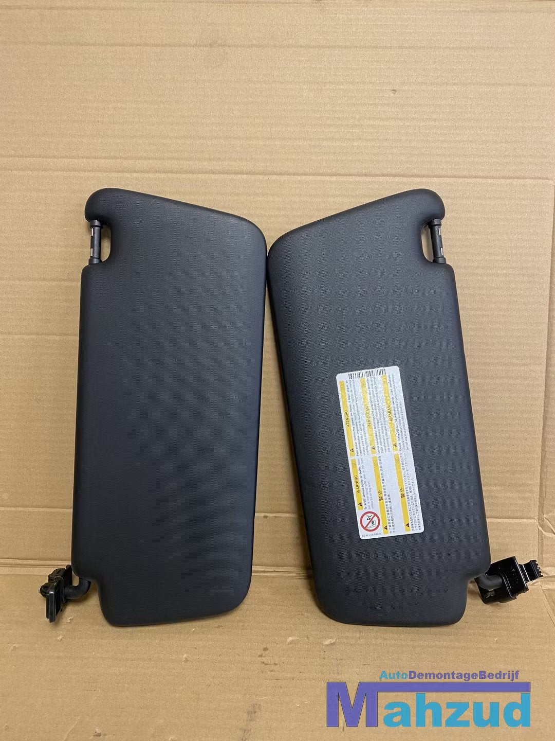 MERCEDES A CLA W176 C117 GLA Zwart zonneklep set 2012+, Gebruikt, Mercedes-Benz AG, Mercedes-Benz, Mercedesstrasse 120
70372  Stuttgart, DE