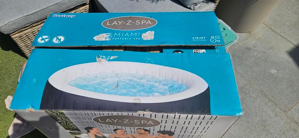 Jacuzzi LAY z Spa 4 personen, Tuin en Terras, Ophalen
